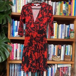DIANE VON FURSTENBURG Irina silk wrap dress size 2